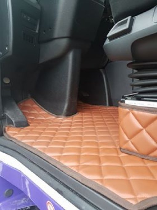 Tapis sol et capot moteur adaptable Actros Mp4 MP5  2X siège pneumatique plancher plat 