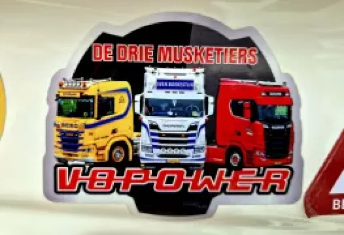 Stickers V8 power de drie musketiers