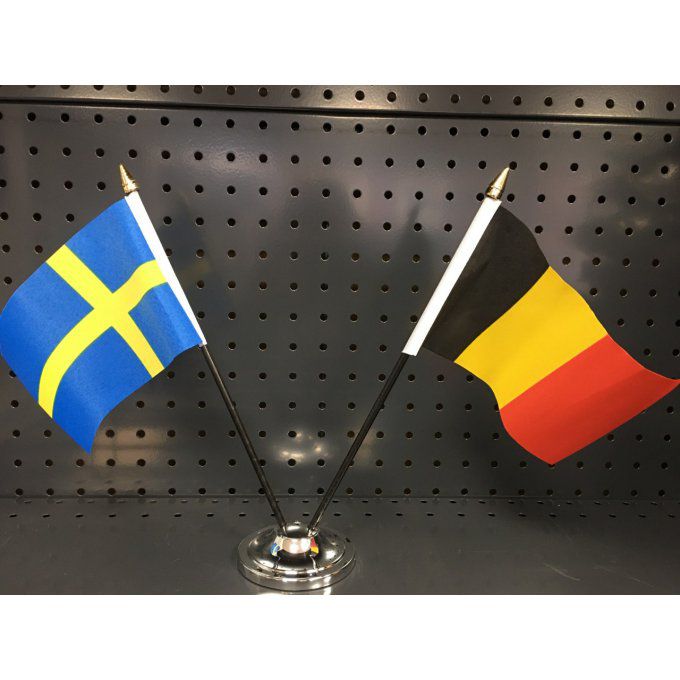 @Drapeaux suéde belgique sur socle