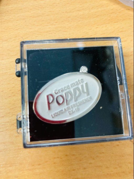 Pins poppy oval blanc