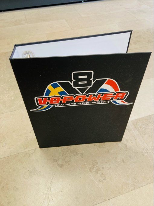 Classeur V8 drapeaux