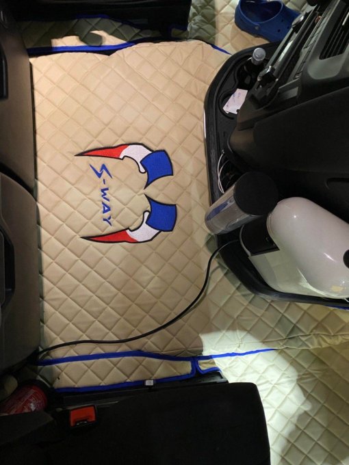 Tapis sol et capot moteur adaptable S-WAY à partir de 2025 automatique  gamme AUX10