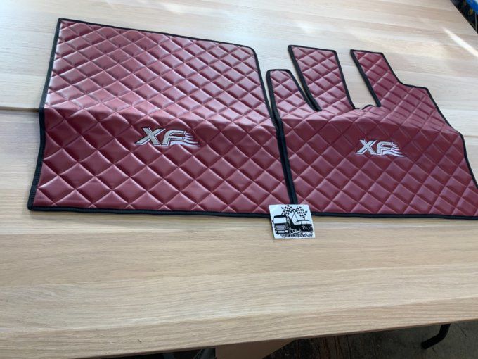 Tapis gamme tvs Daf 106 de 2013 bordeaux matelasser