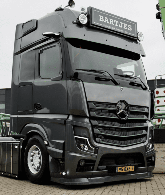 Visière en Alu FOX adaptable Actros gigaspace 