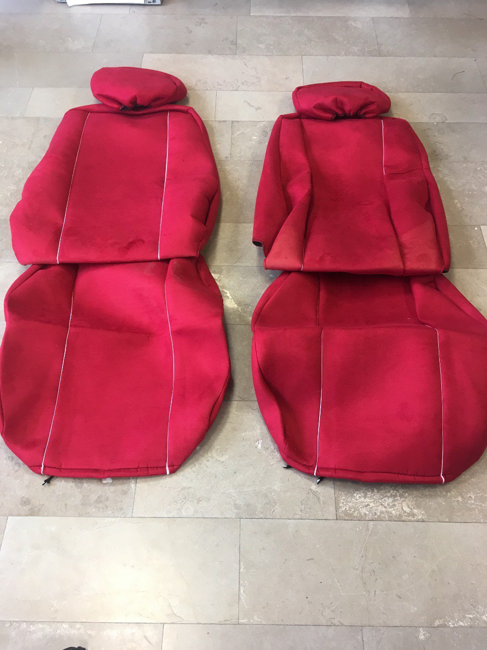 Housses de sièges adaptable FH1 roue/rouge en stock 