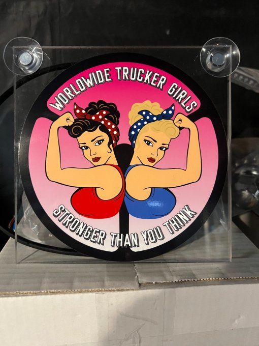 plaque lumineuse 24V worlwide trucker girl 
