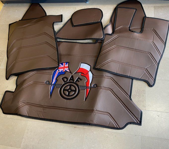 Tapis capot moteur XF 106 2012/2013 RHD boite auto stock