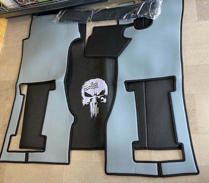 Tapis capot moteur gamme aux10 R next génération siège pneumatique ou pivotant stock