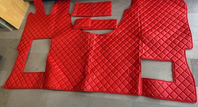 Tapis capot moteur gamme aux10 MP4/MP5 siège strapontin stock