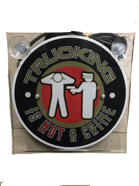 Plaque lumineuse luxe trucking is not a crime 18X18CM