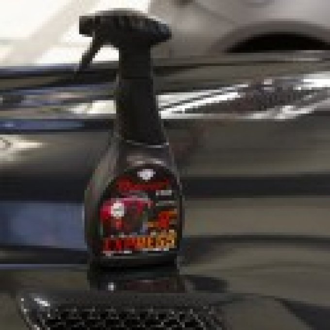 EN LIGNE SEULEMENT  LUSTREUR SPRAY FINITION HAUTE BRILLANCE MAD WAXXX EXPRESS 5L