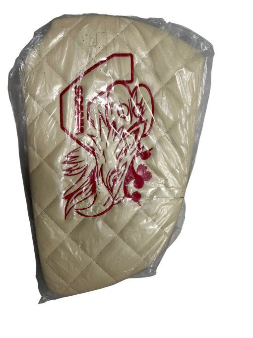 Panneaux porte beige broderie rouge