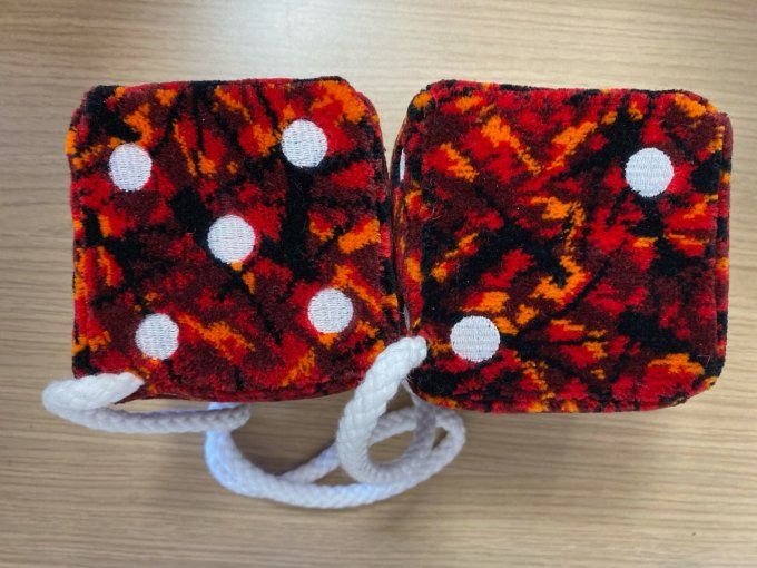 Dés danois rouge point blanc 10 x10cm