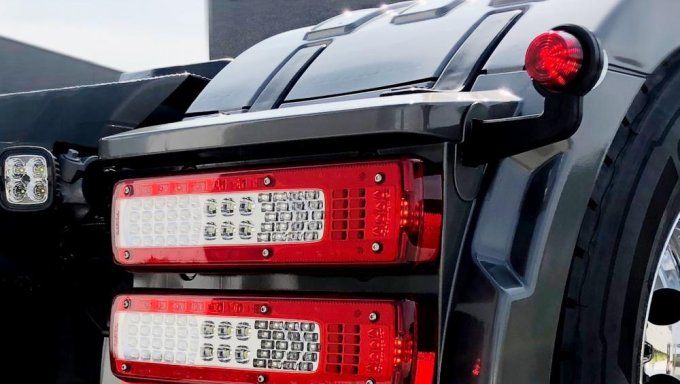 Support Gylle pour feux arrière - Volvo FH04/04B & Renault T (set/inox)