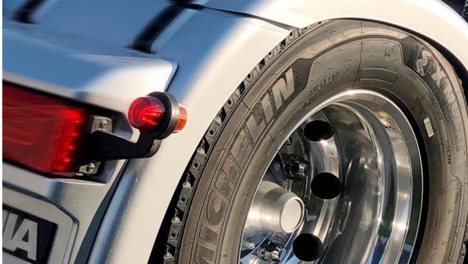 Support pour feux adaptable Sc R, Scania NG R/S, DAF & MAN (set/inox)