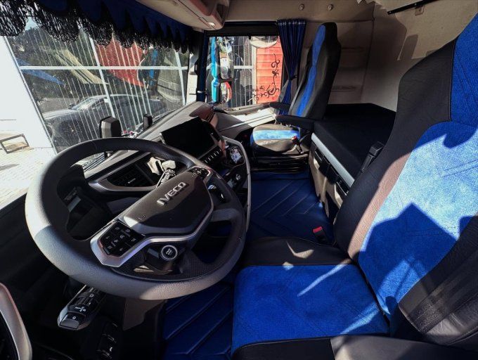 Tapis sol et capot moteur adaptable S-WAY à partir de 2025 automatique  gamme AUX10
