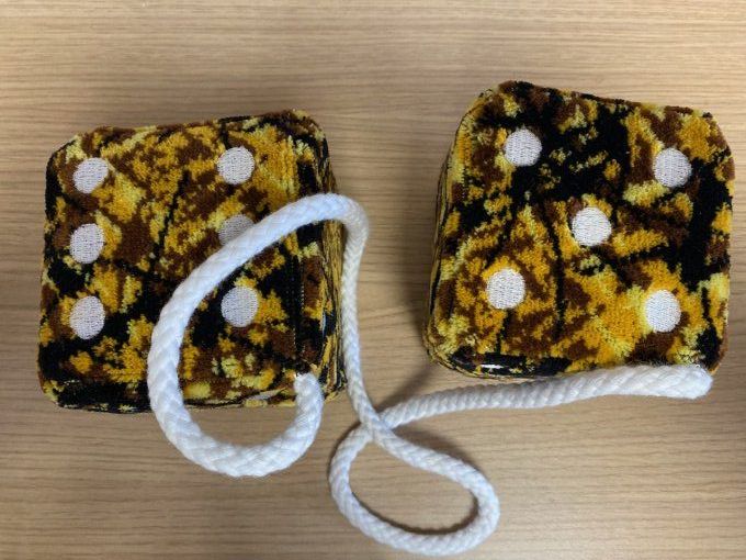 Dés danois jaune 10X10CM