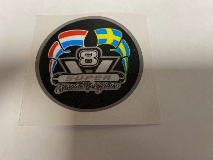 Autocollant V8 super drapeaux 8cm