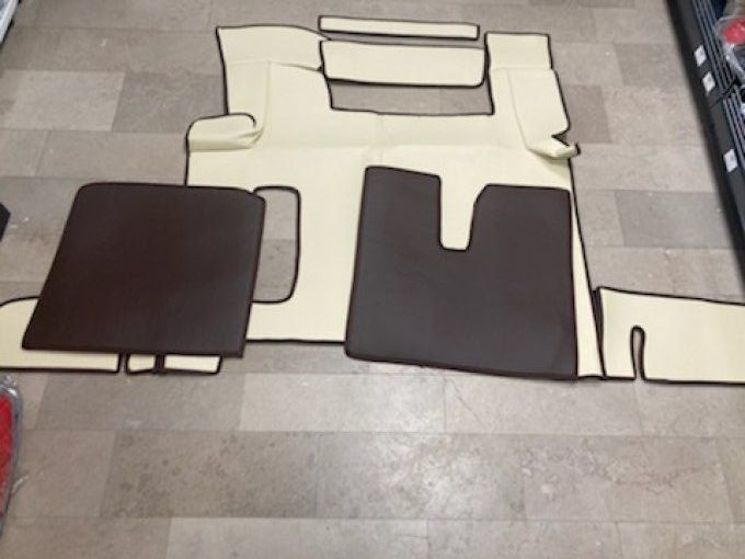 Tapis sol et capot moteur adaptable Tgx depuis 2018/2020 boîte vitesse sur tableau bord  2 tiroir 65